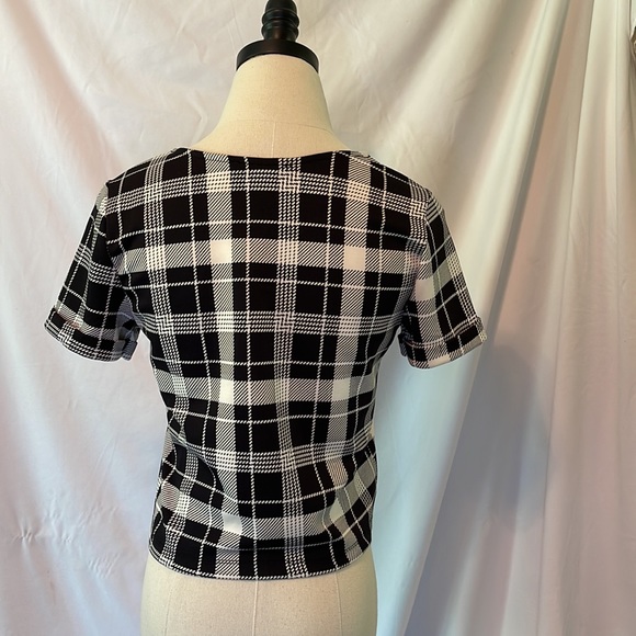 Small Plaid Black and White Cuffed Sleeve Shirt - Picture 2 of 4